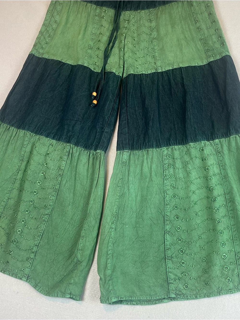 Young Threads Boho Tiered Wide Leg Pants Small Green Colorblock Palazzo - Picture 4 of 6